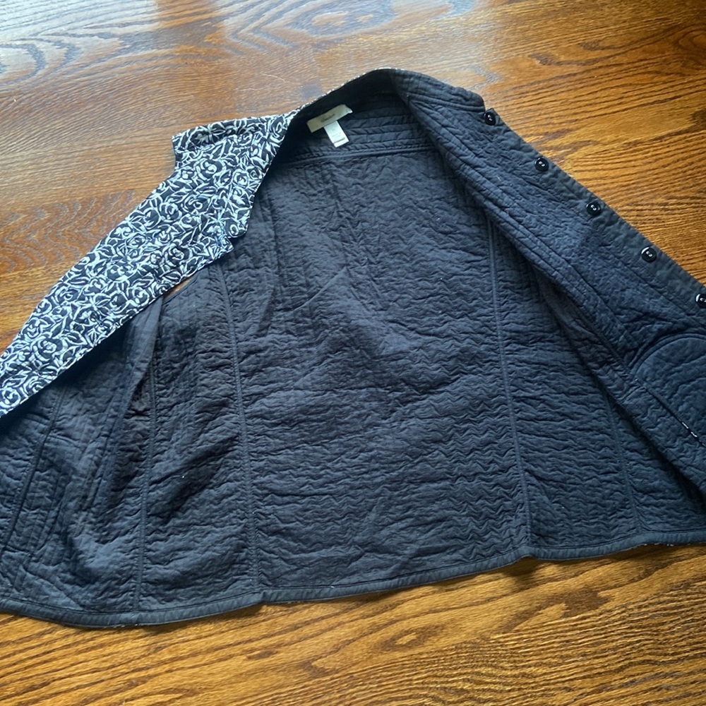 Women’s plus vest with buttons - Picture 3 of 5